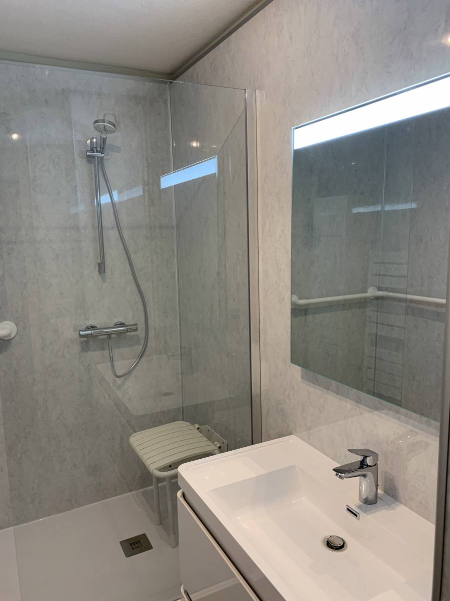 confiez la rénovation de votre salle de bain à paris 10 à des experts. conseils personnalisés, matériaux de qualité et travaux rapides pour une salle de bain moderne et fonctionnelle.