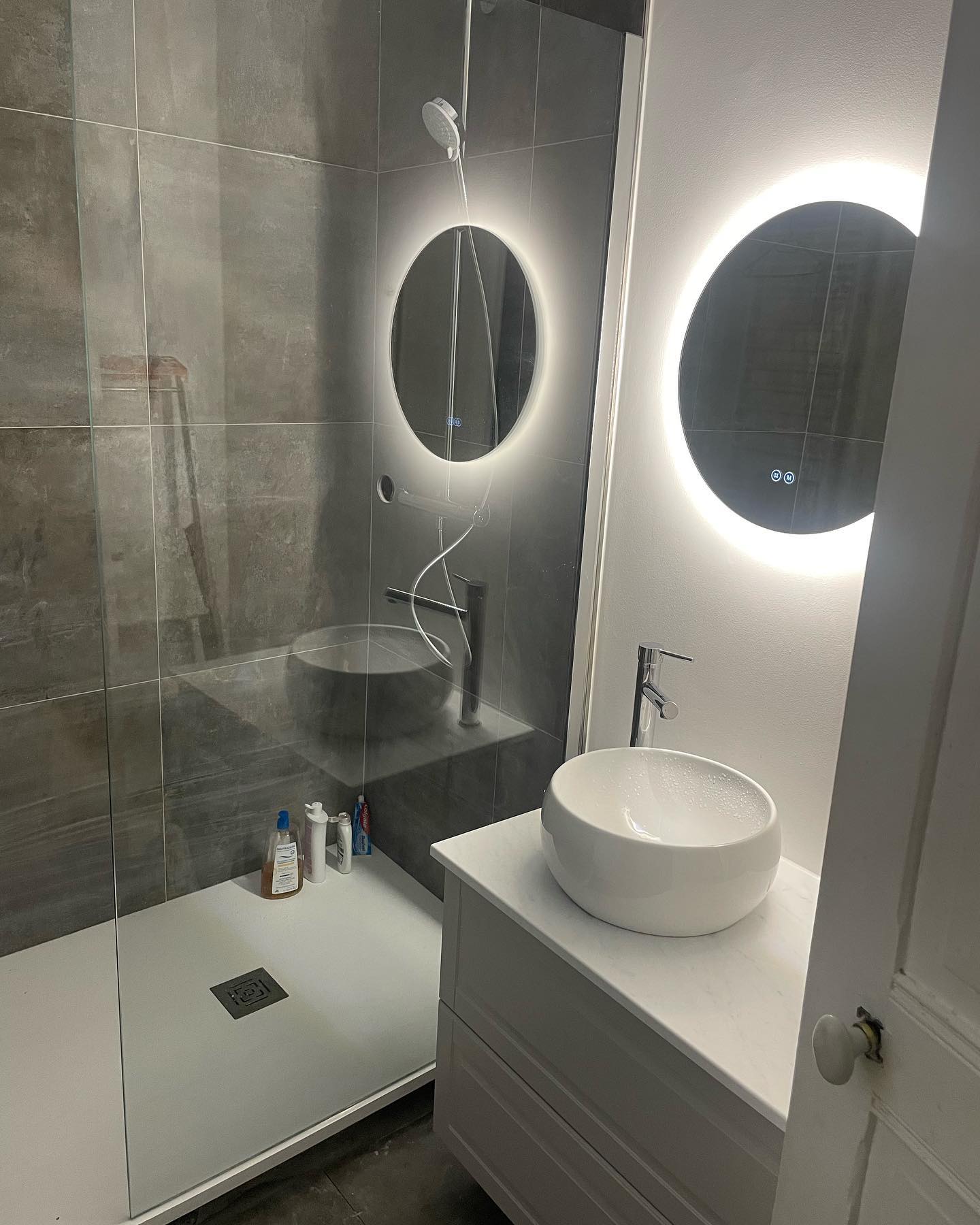 confiez la rénovation de votre salle de bain à paris 75010 à des professionnels expérimentés. bénéficiez de conseils personnalisés, de matériaux de qualité et d'un résultat à la hauteur de vos attentes.