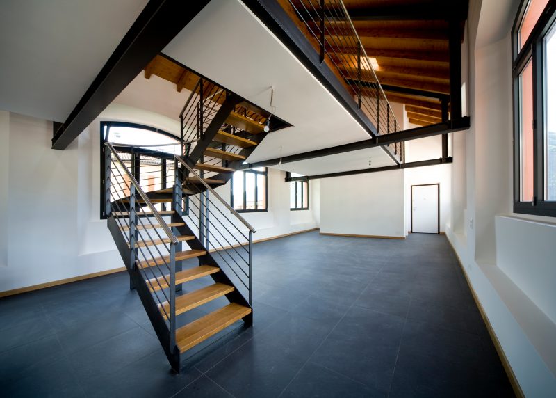 découvrez les différences entre rénovation et transformation d’un loft à paris 75010 : conseils, coûts, démarches et inspirations pour créer un espace unique adapté à vos envies.