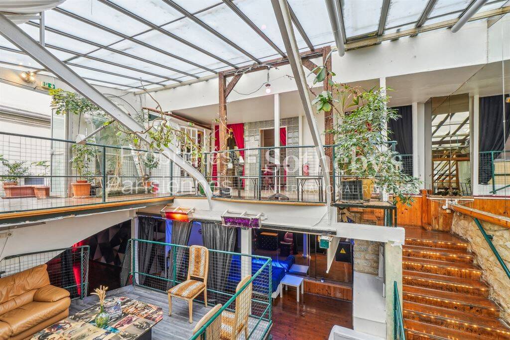 confiez la rénovation de votre loft à paris 75010 à des professionnels qualifiés. conseils personnalisés et solutions sur-mesure pour transformer votre espace selon vos envies.