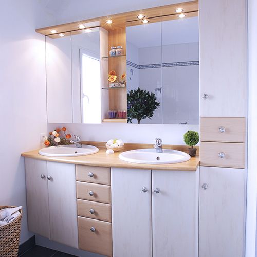 d&eacute;couvrez nos solutions pour une salle de bain moderne et fonctionnelle &agrave; paris 10. r&eacute;novation, am&eacute;nagement sur mesure et conseils d&rsquo;experts pour optimiser votre espace.