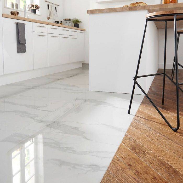 découvrez les tarifs du carrelage 60x60 : prix au mètre carré, conseils pour bien choisir et estimer le coût total de vos travaux. comparez les offres pour vos projets de rénovation ou de construction.