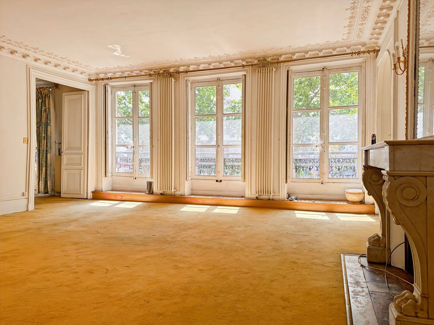 d&eacute;couvrez notre expertise en transformation d&rsquo;appartement &agrave; paris 75010 : r&eacute;novation sur mesure, optimisation de l&rsquo;espace et design moderne pour un int&eacute;rieur unique et fonctionnel.