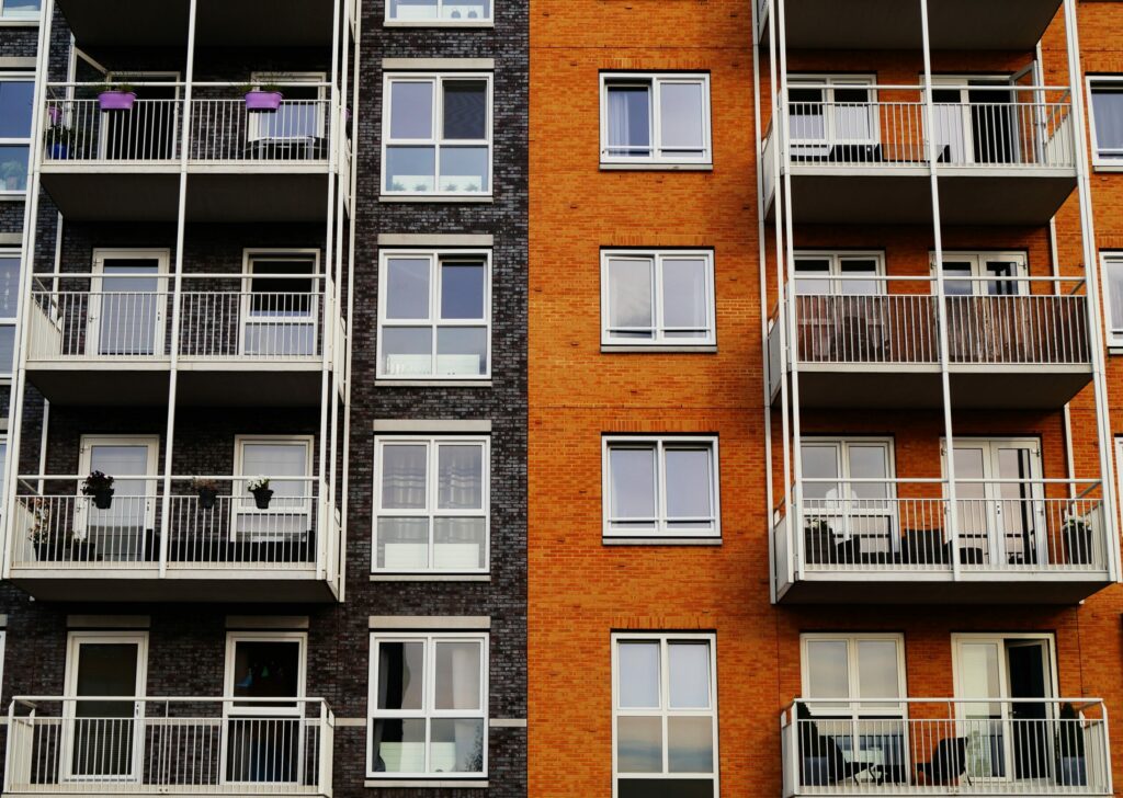 obtenez des travaux conformes &agrave; paris 75010 : r&eacute;novation, mises aux normes et interventions professionnelles pour garantir la s&eacute;curit&eacute; et la qualit&eacute; de votre bien immobilier.
