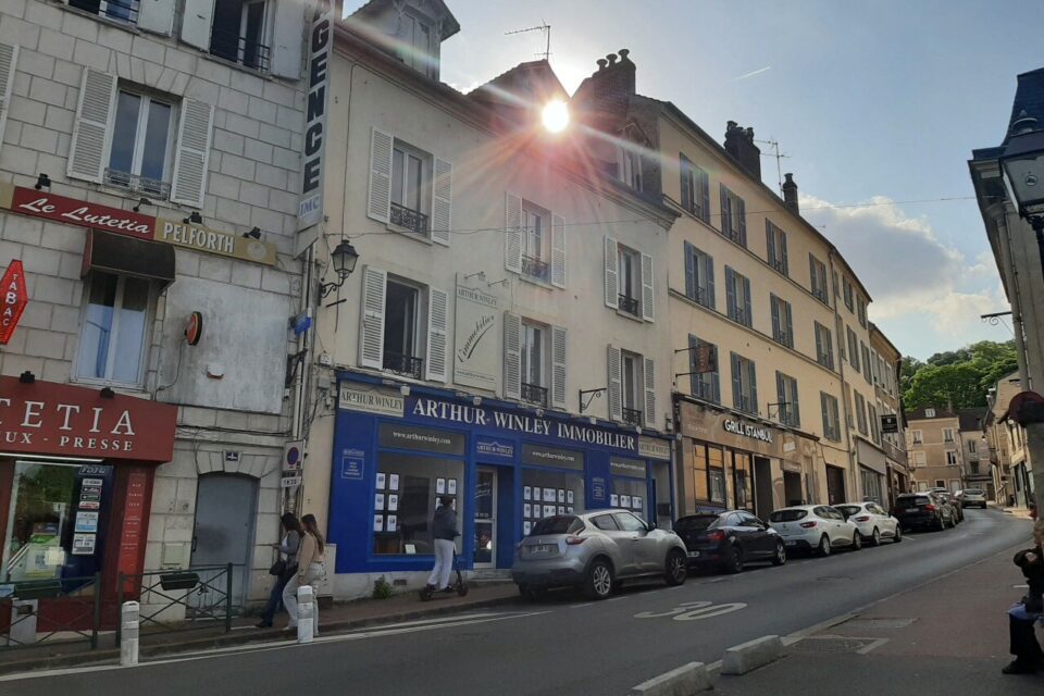 d&eacute;couvrez nos services de travaux conformes &agrave; paris 75010 : r&eacute;novation, mise aux normes et interventions rapides pour particuliers et professionnels. qualit&eacute;, s&eacute;curit&eacute; et respect des r&eacute;glementations assur&eacute;s.