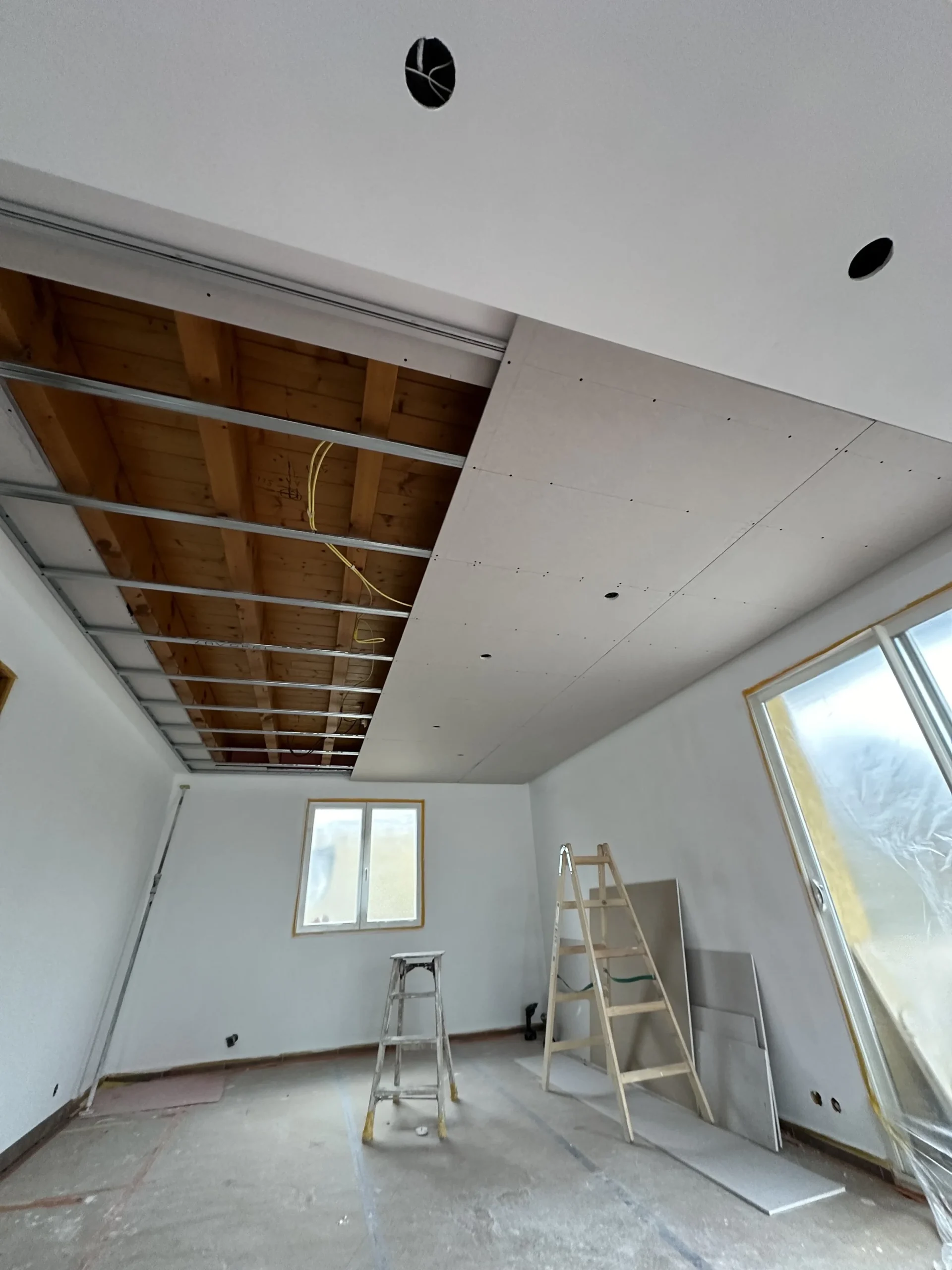 d&eacute;couvrez nos services de travaux int&eacute;rieurs : r&eacute;novation, am&eacute;nagement et d&eacute;coration pour embellir et optimiser votre espace selon vos envies et vos besoins.
