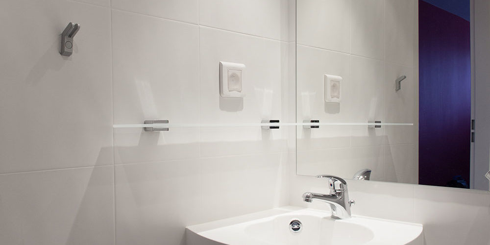 découvrez nos solutions d’accessibilité pmr pour salle de bain à paris 10 : aménagements sur mesure, équipements adaptés et conseils pour une salle de bain confortable et sécurisée pour tous.