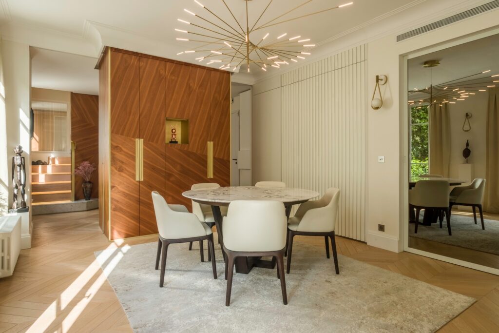 découvrez un architecte d'intérieur à paris 75010 pour sublimer vos espaces de vie ou professionnels. conseils personnalisés, design moderne et optimisation de votre intérieur adaptés à vos envies et à votre budget.