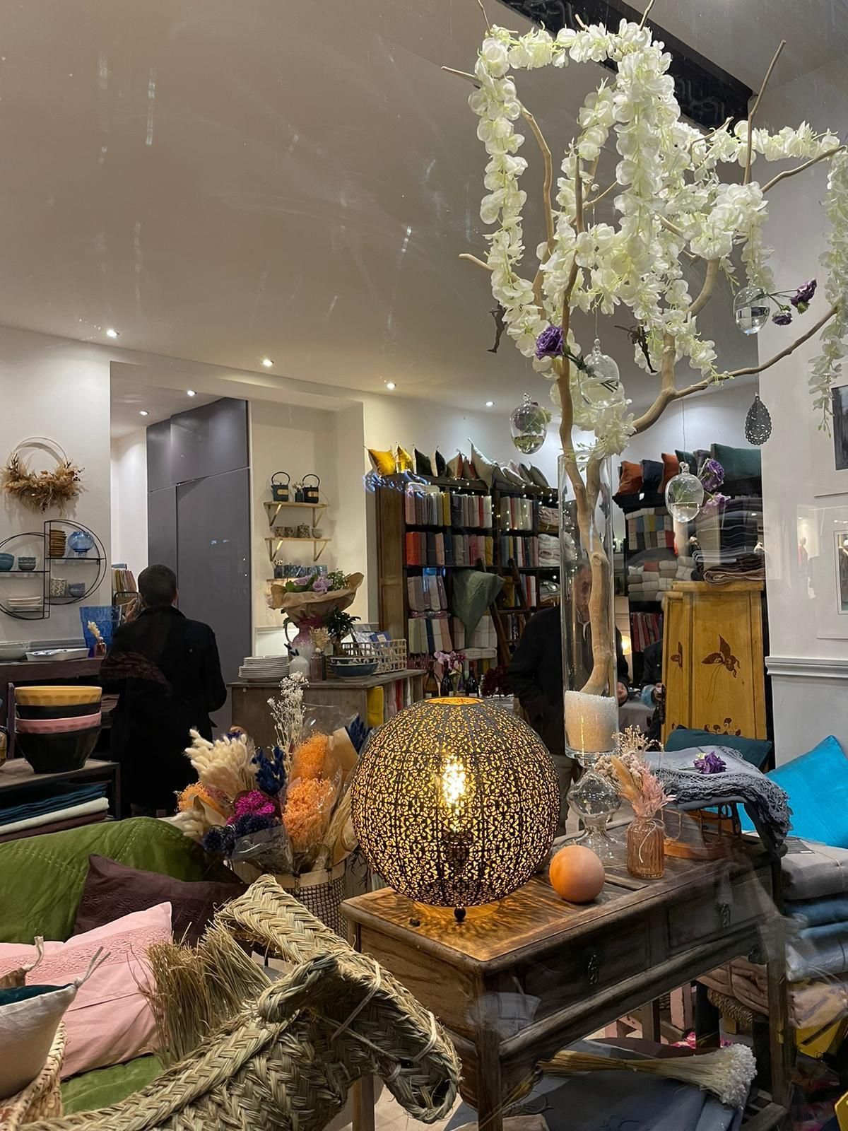 découvrez comment choisir le meilleur décorateur à paris 10 pour sublimer votre intérieur. conseils, critères essentiels et astuces pour un projet de décoration réussi dans le 10e arrondissement.