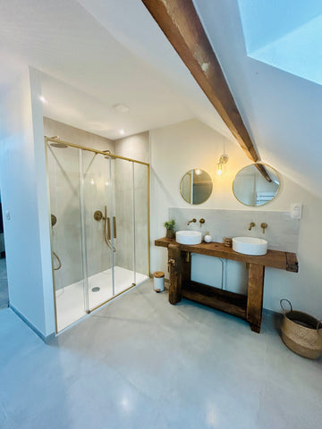 d&eacute;couvrez les tendances 2025 pour les couleurs de peinture adapt&eacute;es &agrave; votre salle de bain : id&eacute;es inspirantes, conseils d&eacute;co et palettes modernes pour un espace frais et &eacute;l&eacute;gant.