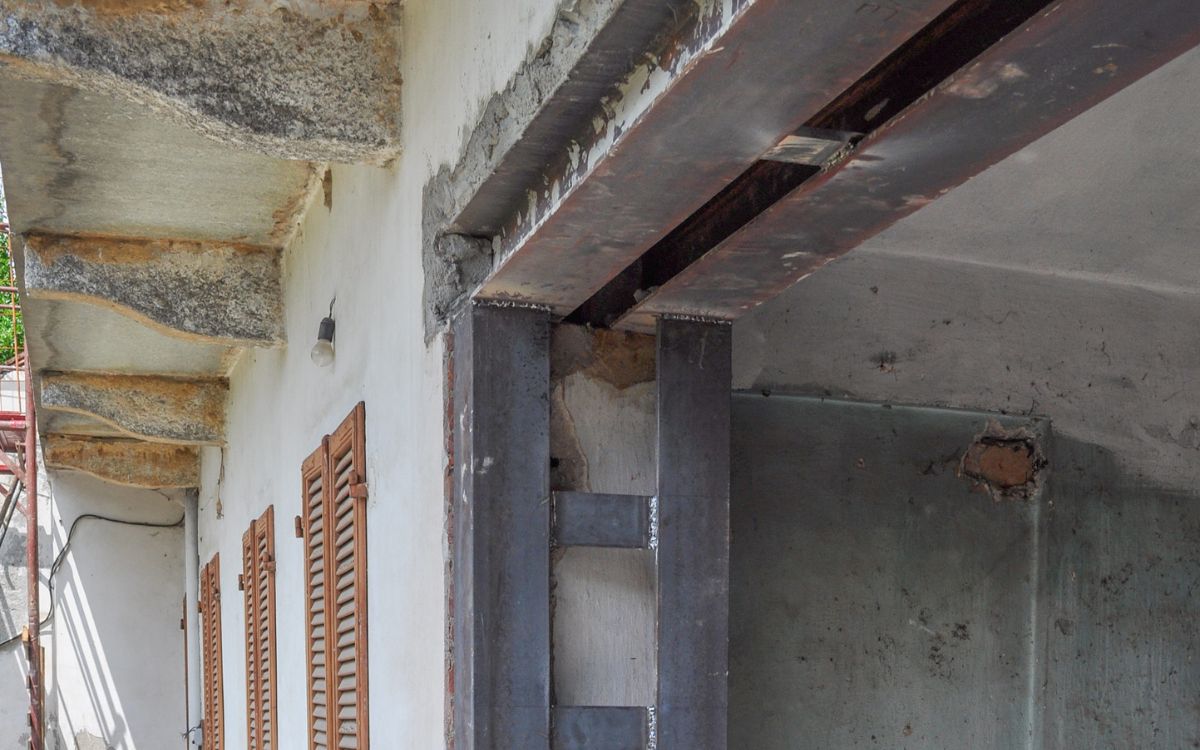 découvrez le coût d’un mur porteur en 2025 : prix moyens au m², facteurs influençant le tarif, conseils pour budgéter votre projet de rénovation ou construction.