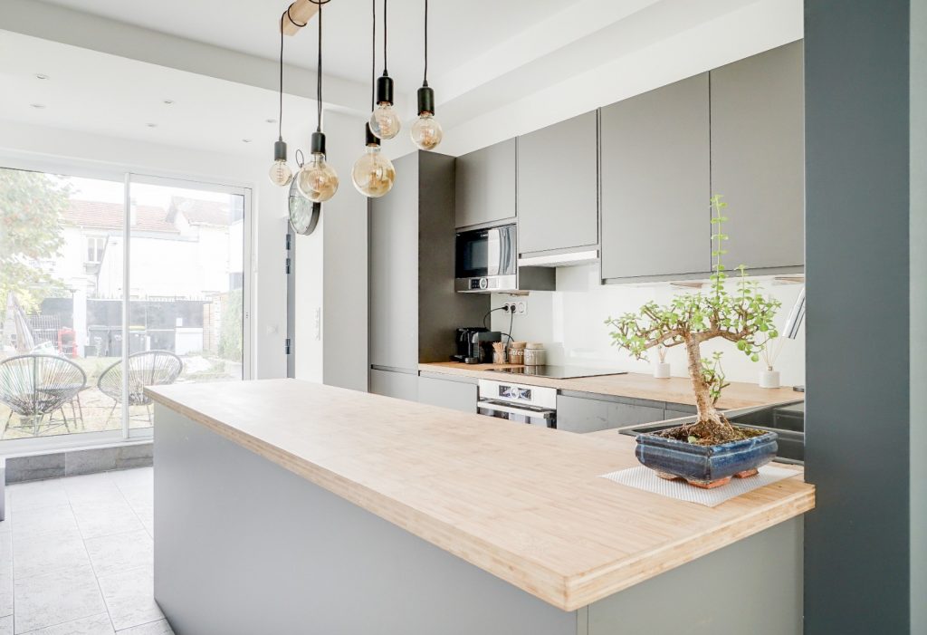 d&eacute;couvrez le co&ucirc;t de la r&eacute;novation d'une cuisine &agrave; paris 10. obtenez des conseils sur les prix, les devis et les &eacute;tapes cl&eacute;s pour r&eacute;ussir votre projet de r&eacute;novation dans le 10&egrave;me arrondissement.