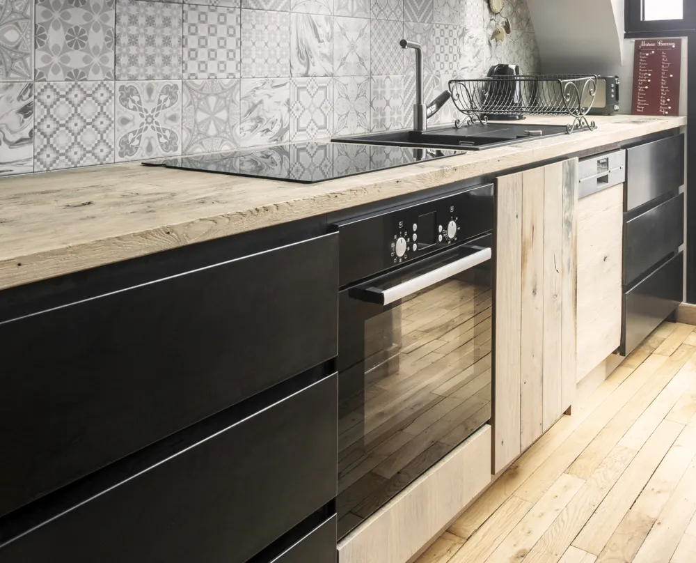 découvrez nos cuisines sur mesure à paris 10 : conception personnalisée, matériaux de qualité et accompagnement expert pour créer la cuisine de vos rêves, parfaitement adaptée à votre espace et à votre style.