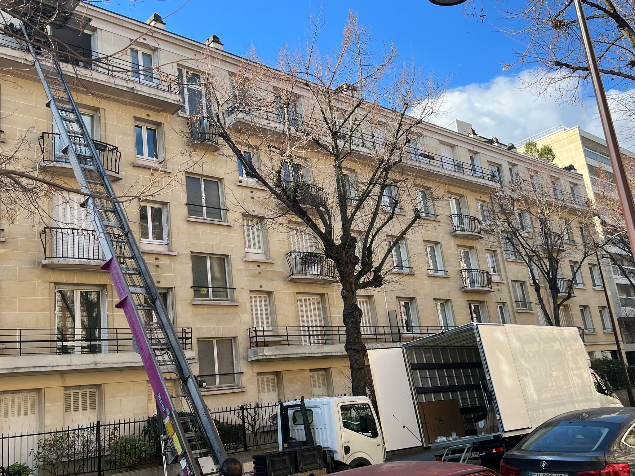 besoin d'aide pour votre déménagement ou vos travaux de rénovation à paris 10 ? découvrez nos services rapides, fiables et sur-mesure pour un accompagnement sans stress dans tous vos projets.