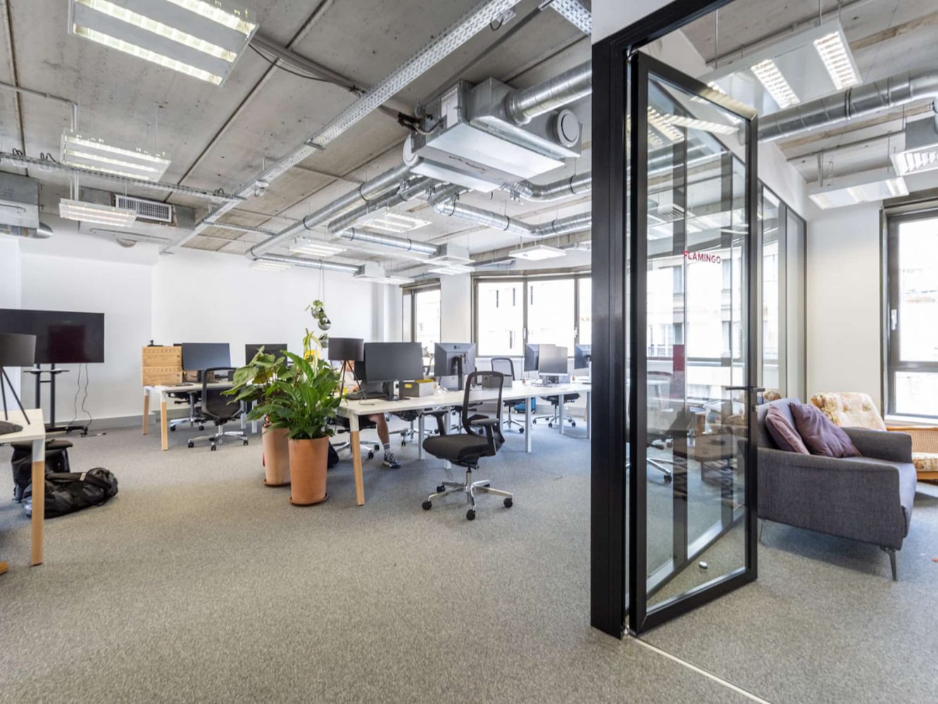 découvrez comment vivre en famille dans un open space à paris : conseils, aménagements et astuces pour concilier vie de famille et espace partagé en plein cœur de la capitale.