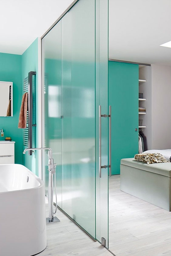 découvrez comment la porte coulissante optimise la rénovation de votre salle de bain : gain de place, modernité et facilité d'installation assurés. conseils et inspirations pour transformer votre espace.