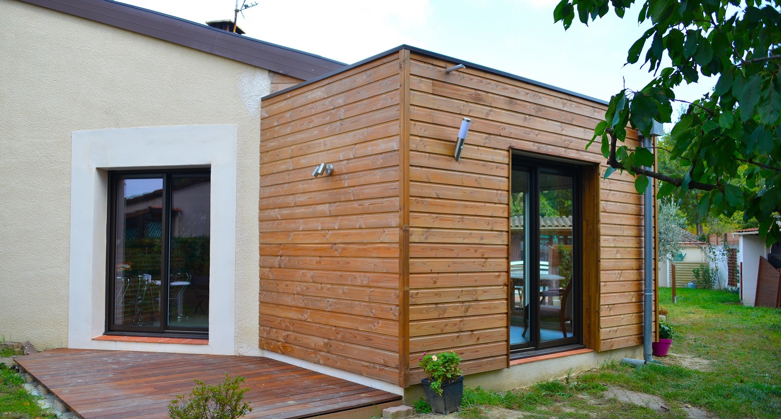 découvrez le prix du bois pour une surface de 20m2 : estimation, conseils d'achat, types de bois et critères à prendre en compte pour votre projet de construction ou de rénovation.