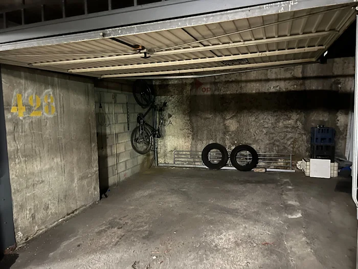 d&eacute;couvrez les prix des garages &agrave; louer ou &agrave; vendre dans le 10e arrondissement de paris (75010). comparez les offres, analysez les tendances du march&eacute; et trouvez le garage id&eacute;al pour votre v&eacute;hicule.