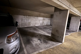 découvrez les prix des garages à paris 75010 : tarifs de location, achat de box, conseils pour trouver une place de stationnement sécurisée et adaptée à vos besoins dans le 10e arrondissement.