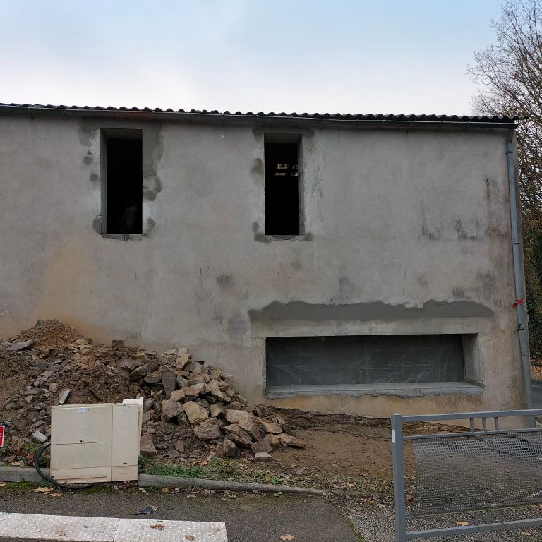 d&eacute;couvrez le prix pour l'ouverture d'un mur : conseils, &eacute;l&eacute;ments &agrave; prendre en compte, fourchettes de tarifs et astuces pour r&eacute;ussir votre projet en toute s&eacute;curit&eacute;.