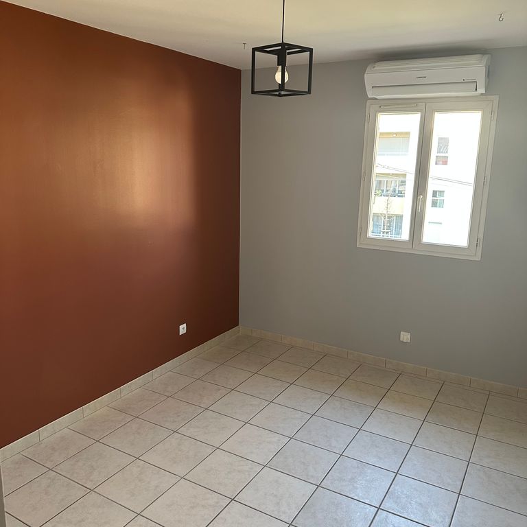 d&eacute;couvrez le prix au m&sup2; pour des travaux de peinture &agrave; paris 75010. comparez les tarifs, obtenez des devis et trouvez le meilleur rapport qualit&eacute;-prix pour vos projets de peinture dans le 10&egrave;me arrondissement.