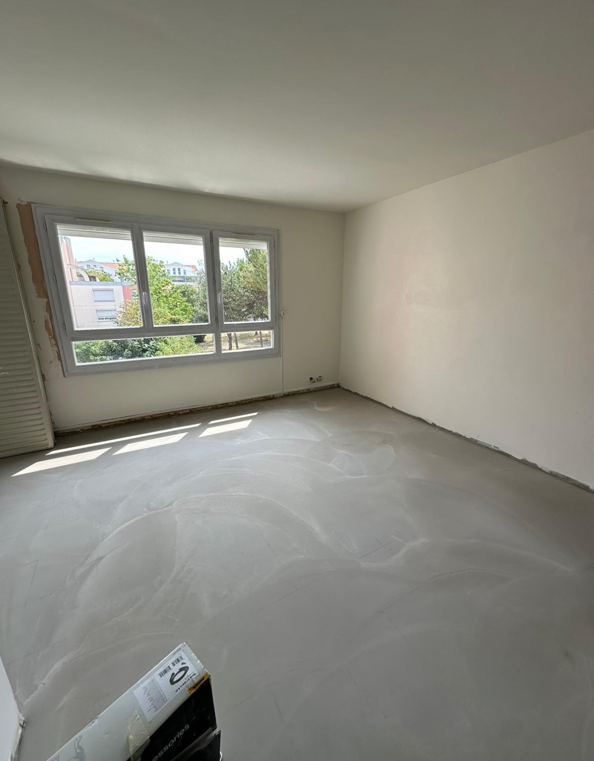 d&eacute;couvrez le prix au m&sup2; du placo &agrave; paris en 2024 : tarifs moyens fourniture et pose, conseils pour estimer votre budget et choisir le bon professionnel pour vos travaux de pl&acirc;trerie.