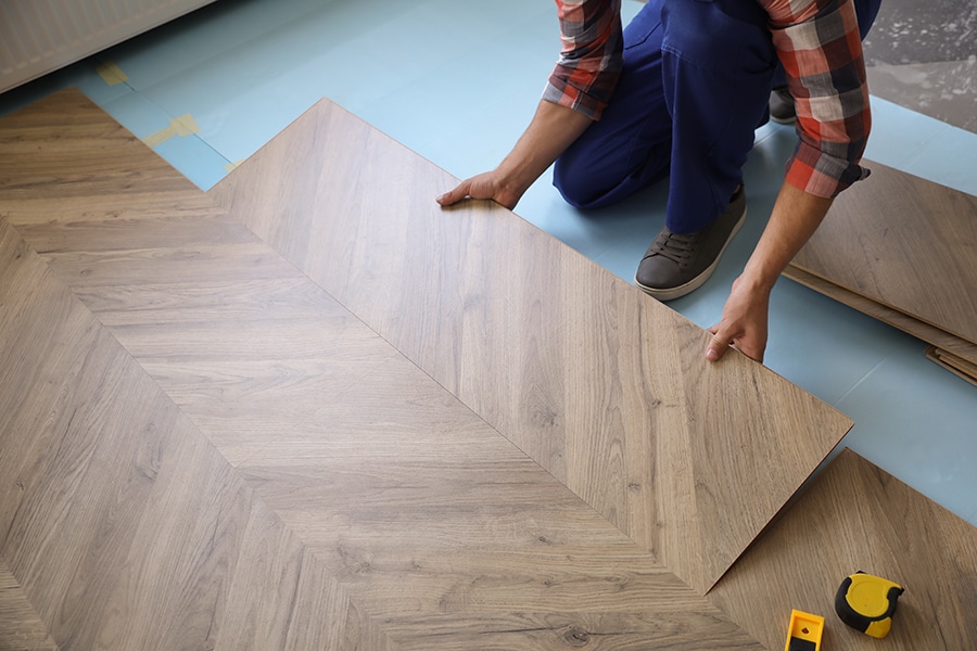 découvrez le prix de la pose de parquet stratifié dans le 75010 : tarifs, conseils et prestations d’artisans qualifiés pour un sol élégant et durable à paris 10e.