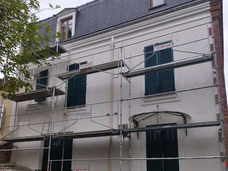 découvrez le prix moyen d’un ravalement de façade de 100m2, les facteurs qui influencent le coût, ainsi que des conseils pour estimer et réussir vos travaux au meilleur tarif.