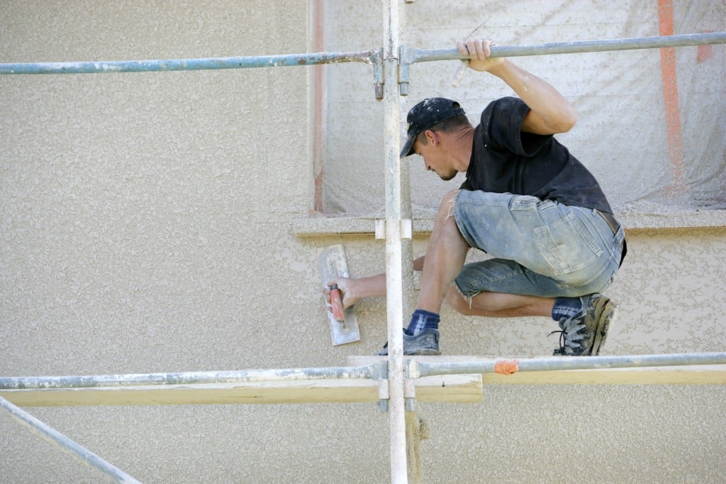 découvrez les prix du ravalement de façade en 2025 : tarifs moyens, facteurs de coût, conseils pour bien estimer votre budget et réussir vos travaux de rénovation extérieure.