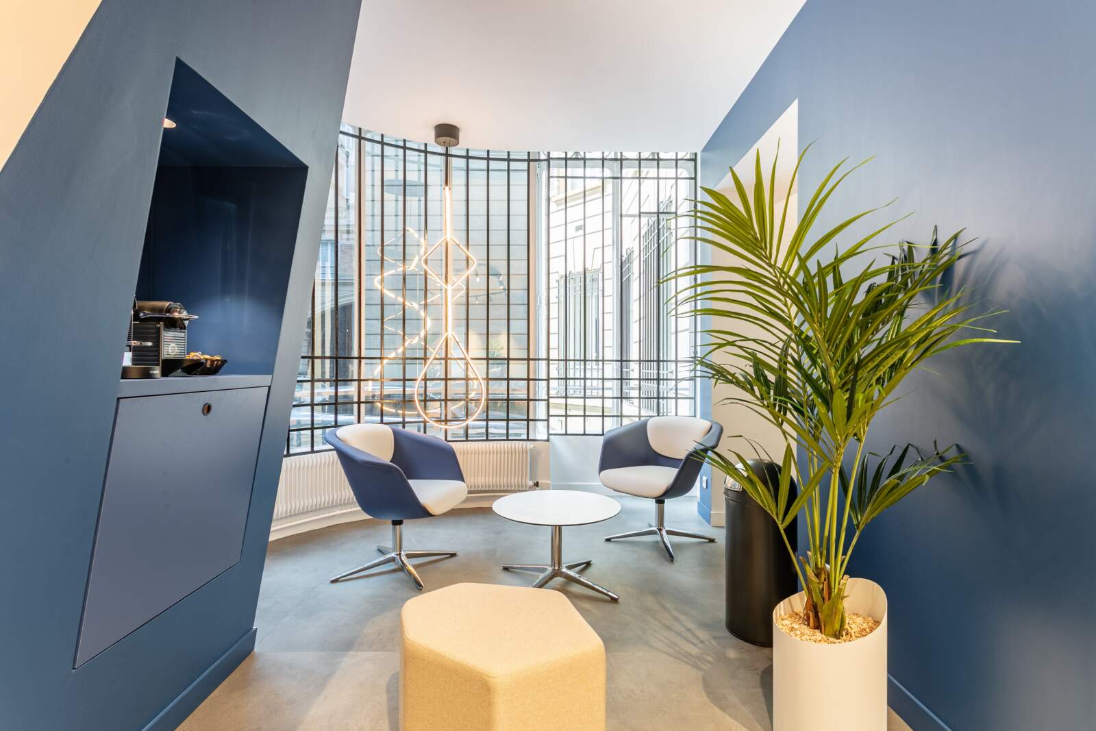 confiez la rénovation de vos bureaux à paris 10 à des experts. modernisation, aménagement sur-mesure et conseils personnalisés pour optimiser votre espace de travail.