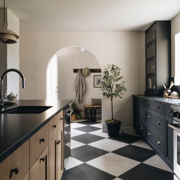 d&eacute;couvrez nos services de r&eacute;novation de cuisine &agrave; paris pour 2025 : conseils personnalis&eacute;s, mat&eacute;riaux modernes et finitions haut de gamme pour transformer votre espace selon vos envies.