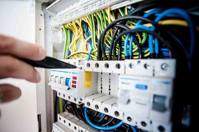 besoin d'une r&eacute;novation &eacute;lectrique &agrave; paris 10 ? nos &eacute;lectriciens certifi&eacute;s assurent la mise aux normes, le d&eacute;pannage et l'installation &eacute;lectrique pour particuliers et professionnels. devis gratuit et intervention rapide.
