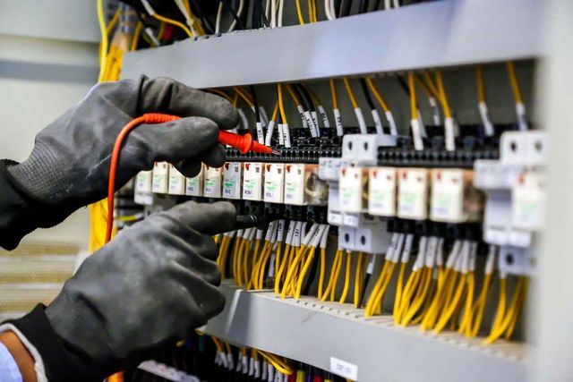 besoin d’une rénovation électrique à paris 10 ? faites appel à des électriciens qualifiés pour moderniser votre installation, assurer sécurité et conformité aux normes. devis gratuit et intervention rapide !