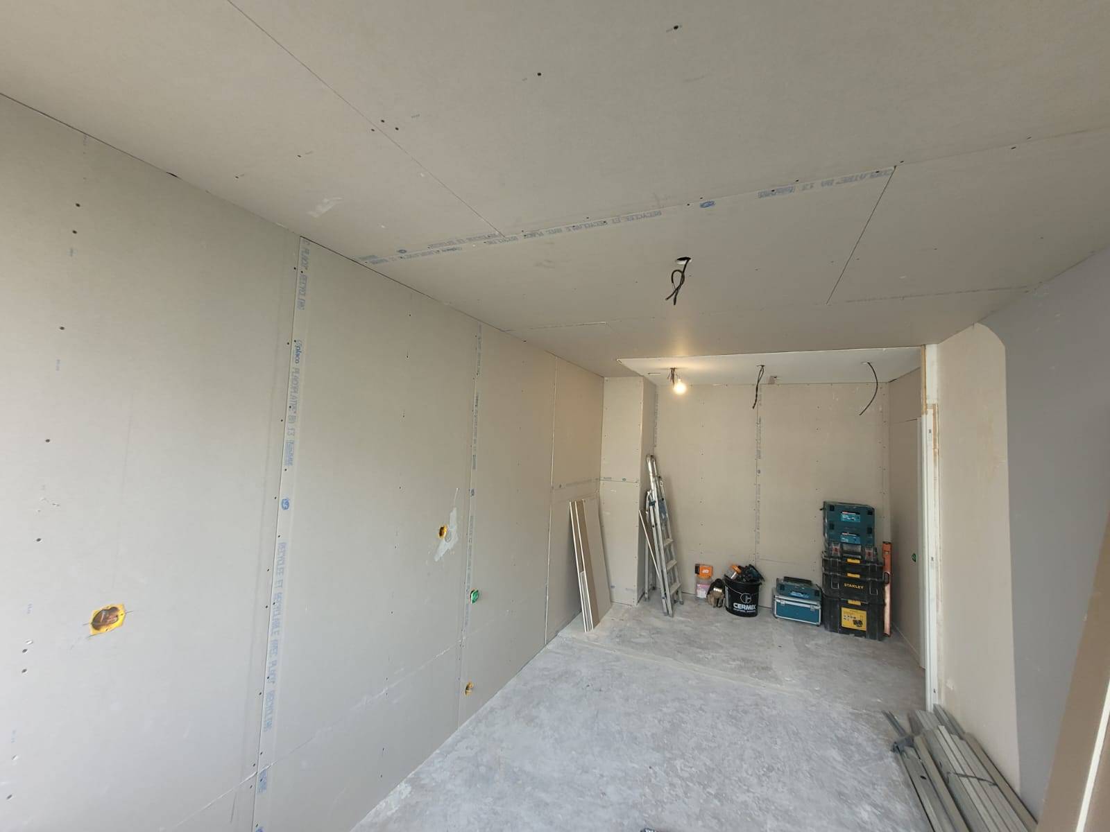 confiez votre projet de r&eacute;novation int&eacute;rieure sur mesure &agrave; des experts ! b&eacute;n&eacute;ficiez de conseils personnalis&eacute;s, de mat&eacute;riaux de qualit&eacute; et d&rsquo;un accompagnement complet pour transformer votre espace selon vos envies.