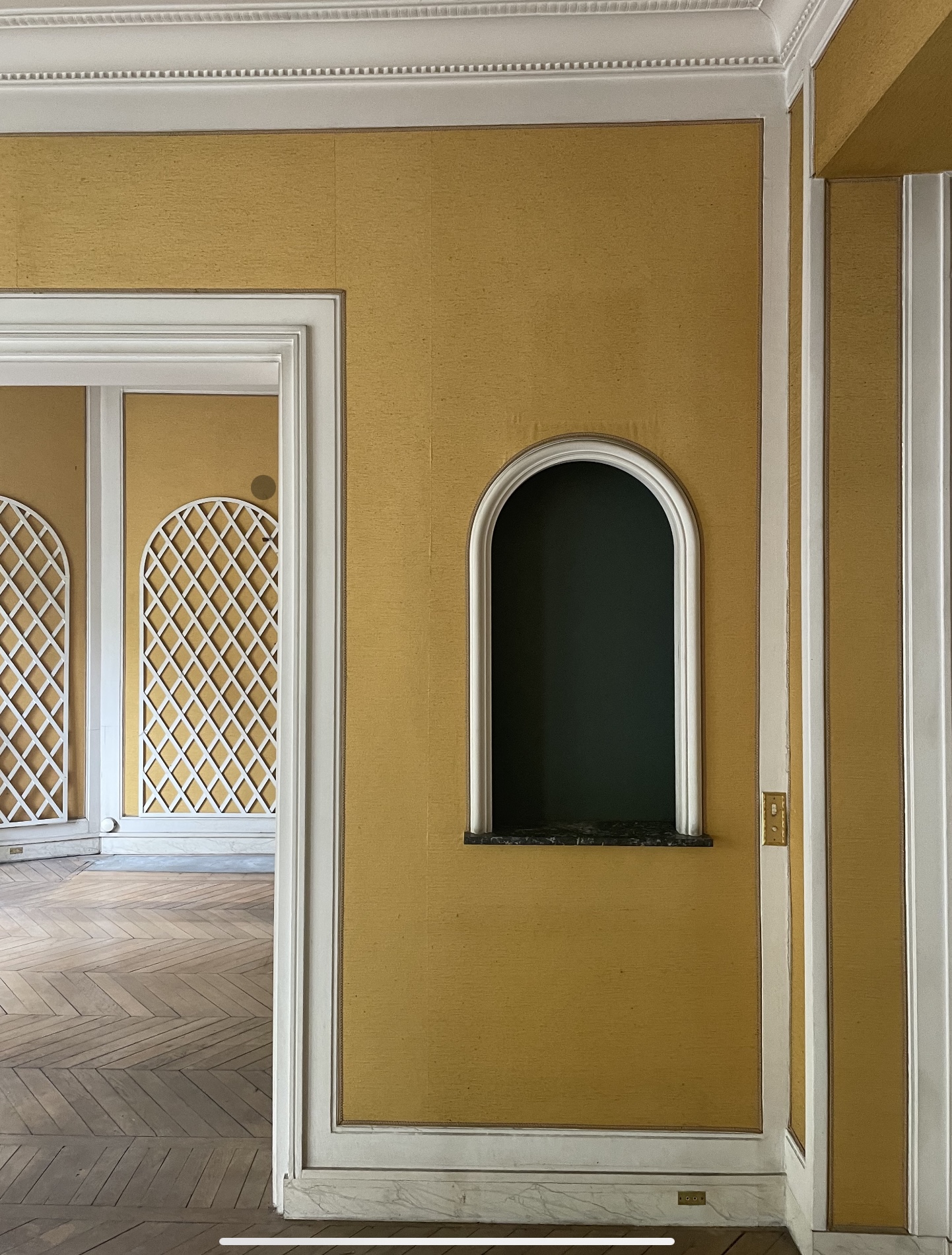 découvrez nos services de rénovation de luxe à paris 75010 : transformation haut de gamme d’appartements, maisons et immeubles avec des finitions exceptionnelles et un accompagnement sur-mesure.
