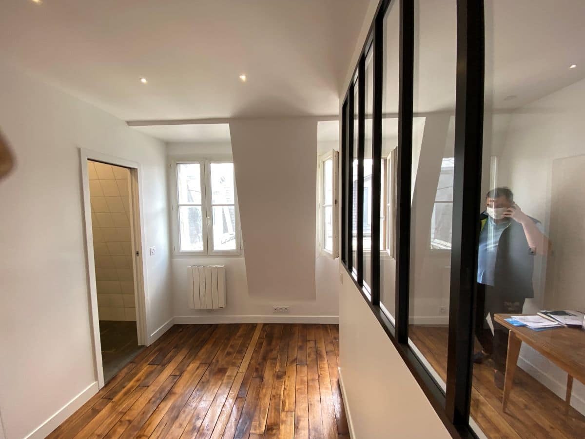 confiez la rénovation de votre studio à paris à des professionnels. optimisez l'espace, modernisez votre intérieur et bénéficiez de conseils personnalisés pour un studio fonctionnel et élégant.