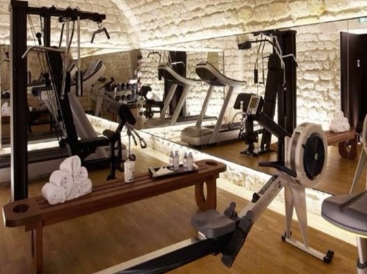découvrez loft paris 10, une salle de sport moderne et conviviale au cœur du 10ème arrondissement. profitez d'équipements haut de gamme, de coachs experts et d'une ambiance loft unique pour atteindre vos objectifs forme et bien-être !