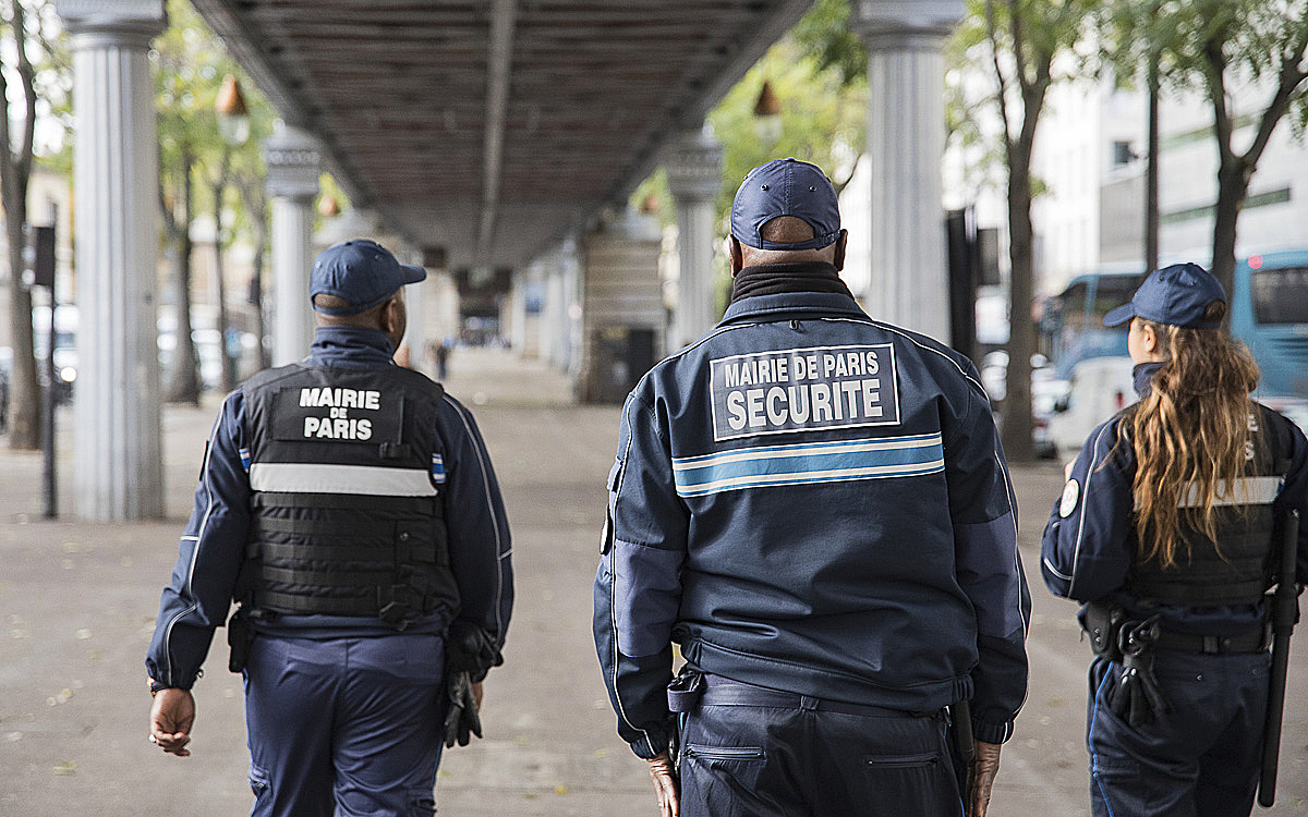 découvrez nos solutions complètes pour la sécurité des chantiers à paris 10 : surveillance, contrôle d’accès et prévention des risques pour garantir la protection de vos sites en toute sérénité.