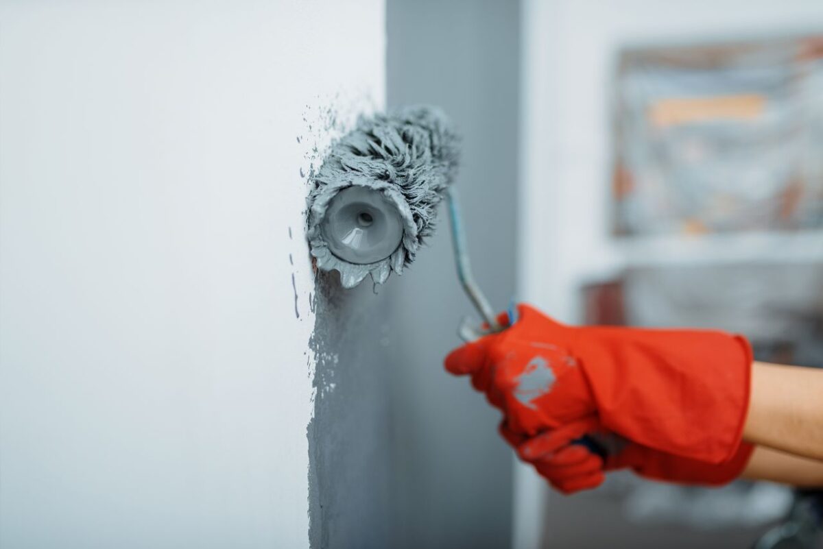 découvrez tout ce qu’il faut savoir sur le tarif peinture : prix au m², facteurs qui influencent le coût, conseils pour bien estimer votre budget et trouver un professionnel qualifié.
