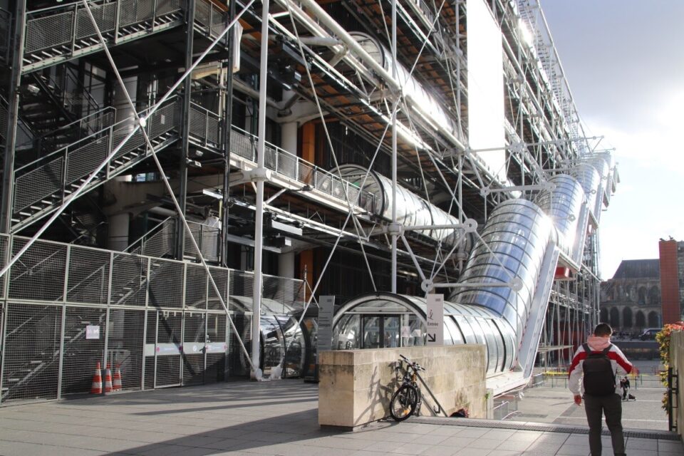 découvrez nos prestations de travaux électriques à paris 10e en 2025 : installations, rénovations, mises aux normes et dépannage pour particuliers et professionnels. devis gratuit et interventions rapides.