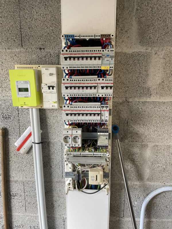 assurez la s&eacute;curit&eacute; de votre logement &agrave; paris 10 : d&eacute;couvrez comment v&eacute;rifier l'installation &eacute;lectrique avant une location, les normes &agrave; respecter et les obligations du bailleur.