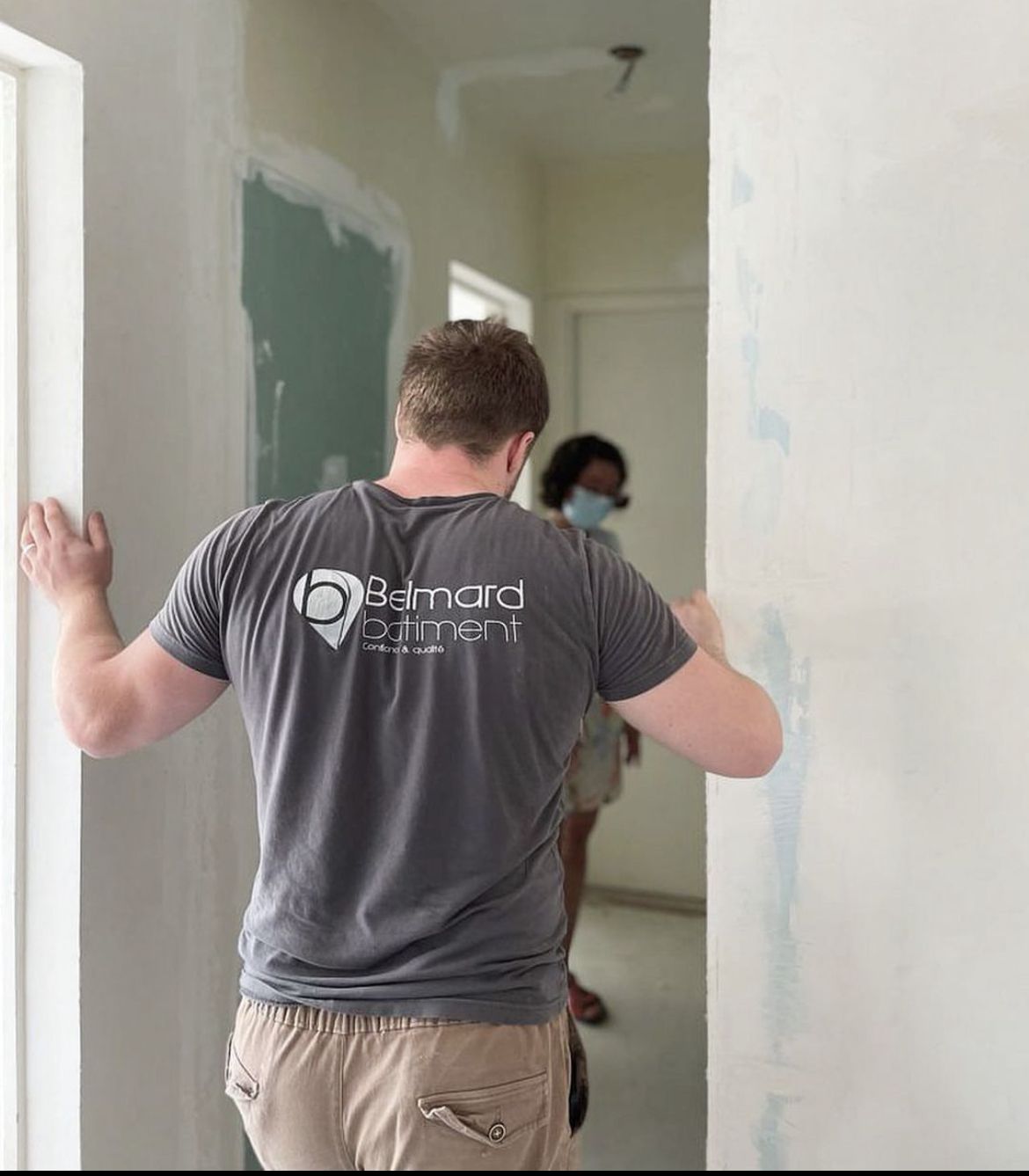 trouvez des artisans fiables pour vos projets de r&eacute;novation &agrave; paris 75001. qualit&eacute;, expertise et garanties pour vos travaux de r&eacute;novation d&rsquo;int&eacute;rieur et d&rsquo;ext&eacute;rieur.